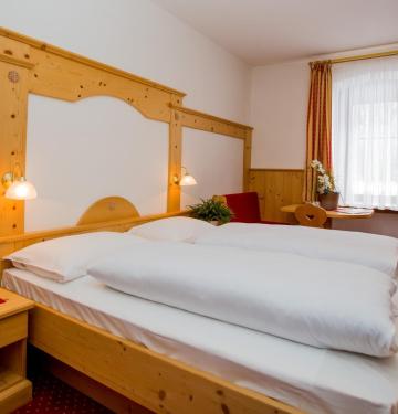 doppelzimmer-standard-02