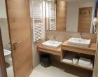 Badezimmer der Familiensuite